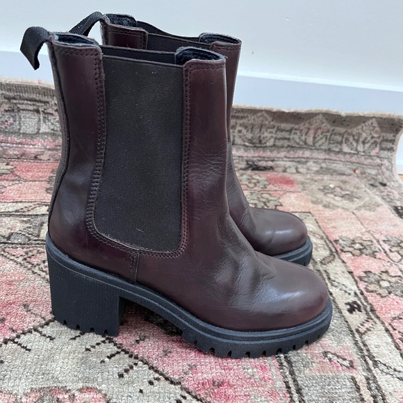 L'idea Lori's Shoes Italian Leather Lug sole Boot - Size 37 - Picture 2 of 3